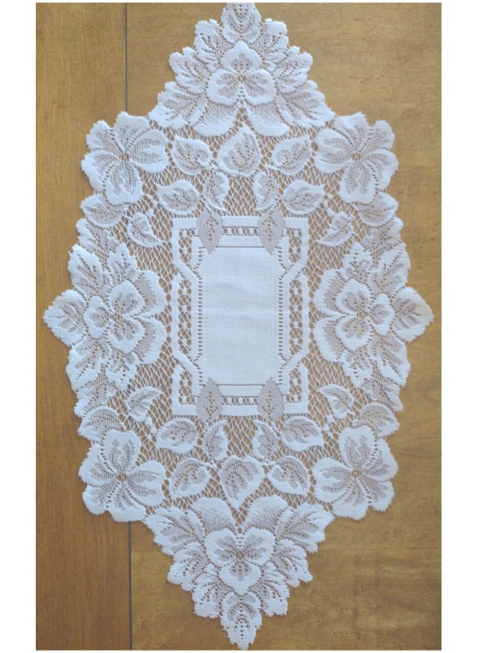 Heritage lace doilie - 9 x 11 - cream, 100% Polyester - 26CG08